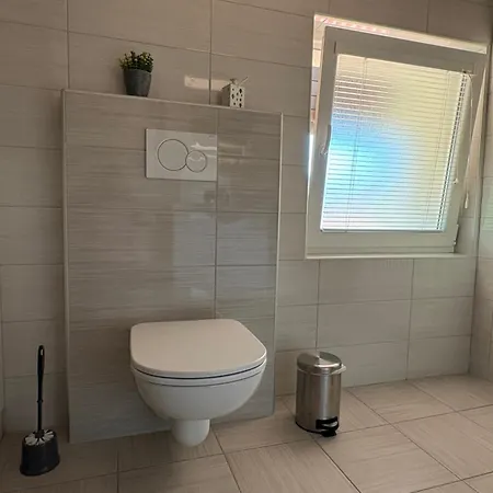 Apartmaji Tomsic Apartment *