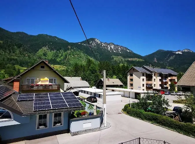 דירה Apartmaji Tomsic *