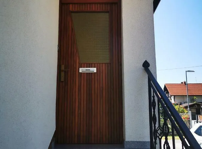 Apartmaji Tomsic * מויסטראנה